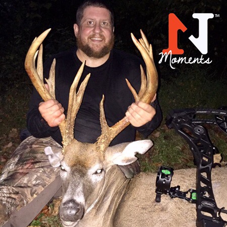 Archery hunter shoots massive 16-point buck