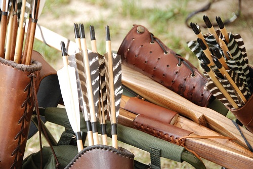 traditional archery arrows and quiver