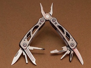 multi tool for camping