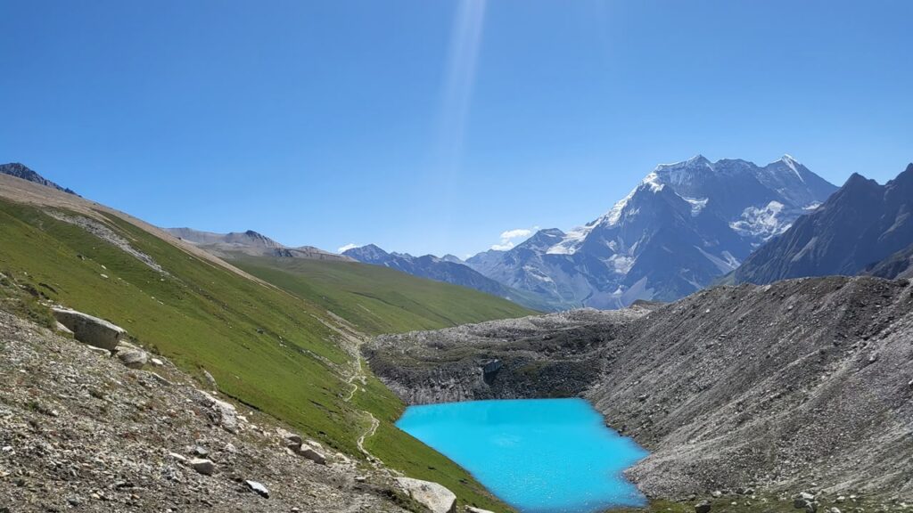 way to larkey pass little lake seen in monsoon time